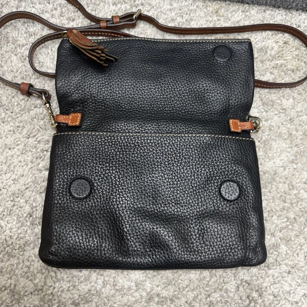 Dooney & Bourke pebble leather folder‎ zip crossbody purse bag black
